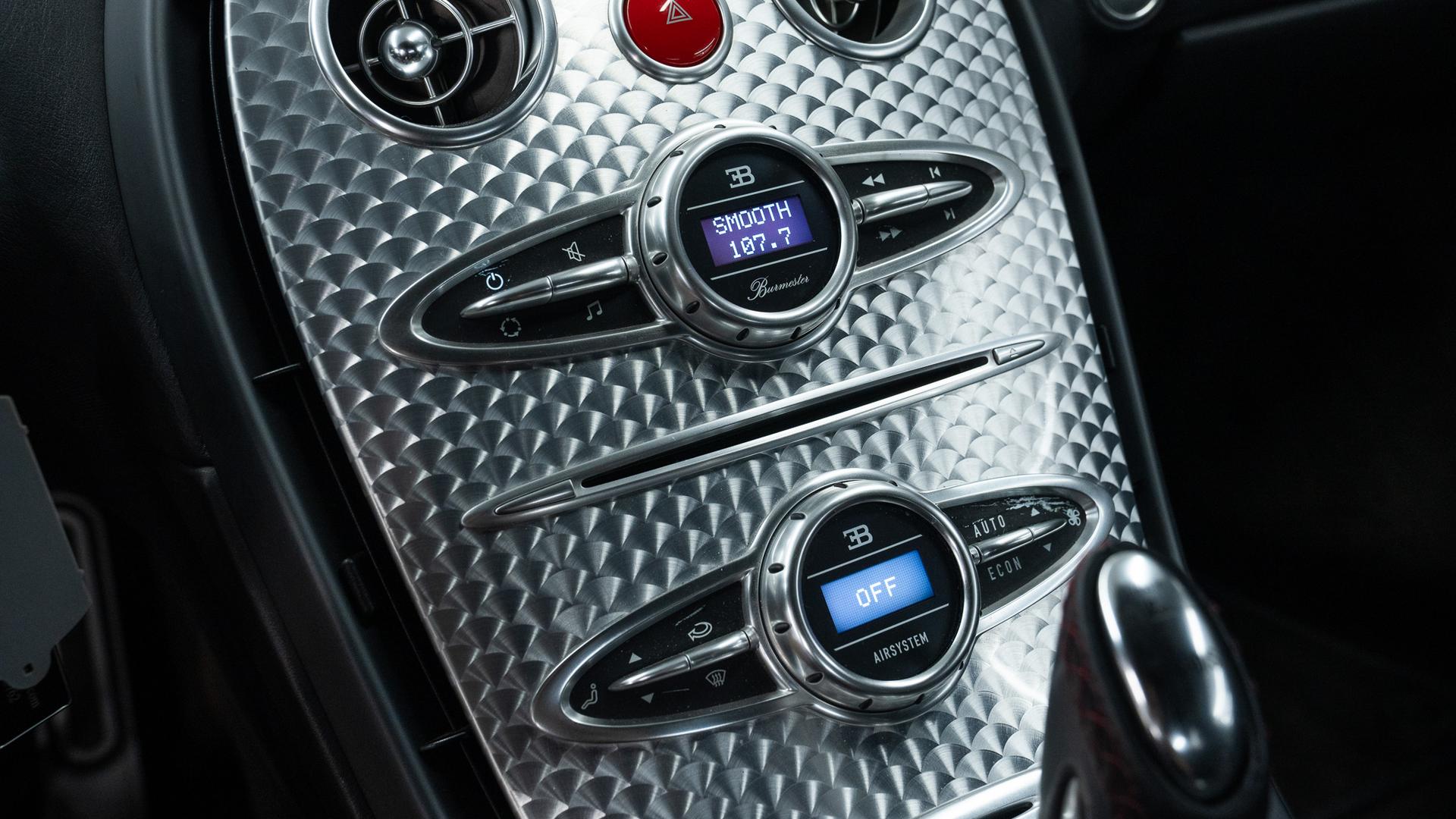 Bugatti Veyron Photo 8546aea0-854e-4974-bcc9-18f2c9d8d914.jpg