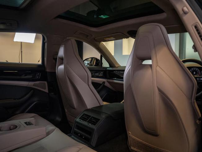 PORSCHE Panamera Photo 22