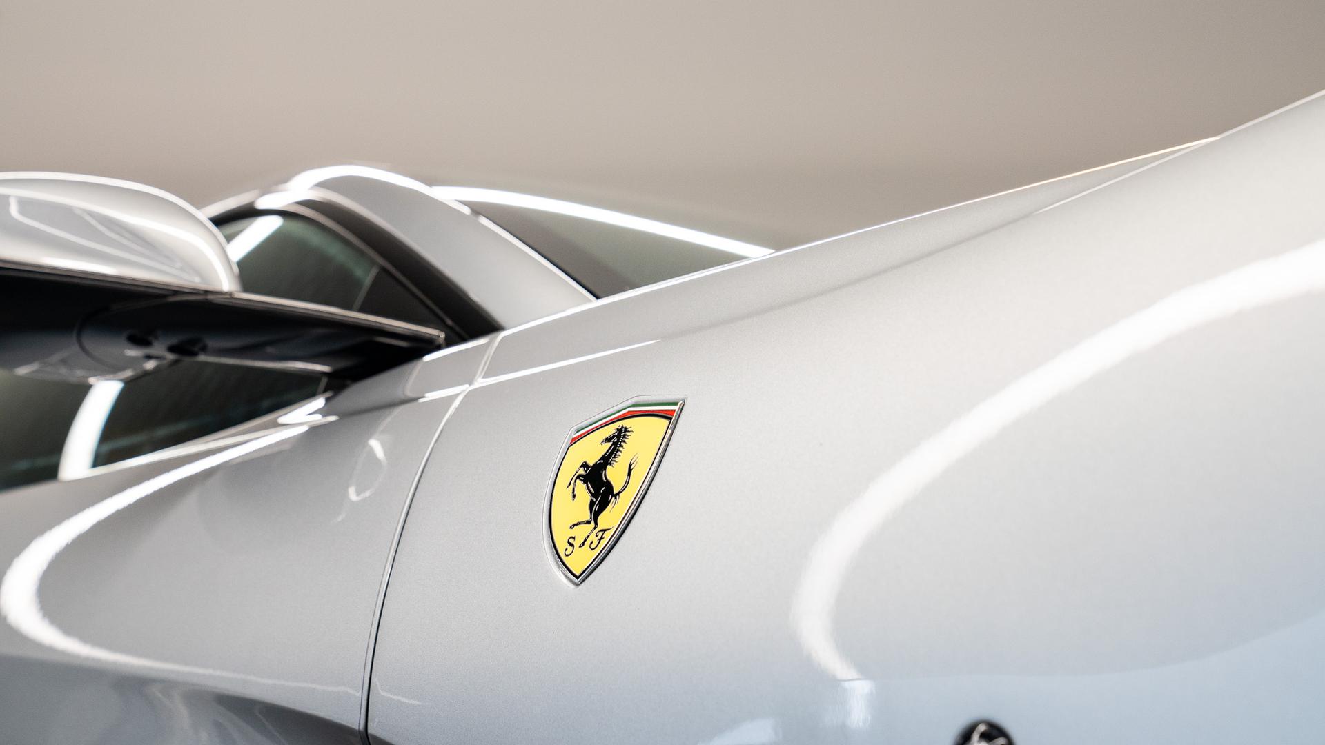 Ferrari 812 Photo 854dae1b-2bbb-485c-b6a8-e07447033fa3.jpg