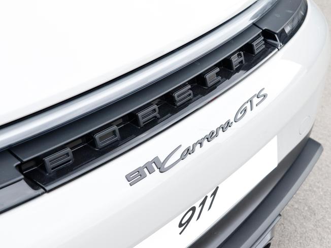 PORSCHE 911 Photo 30