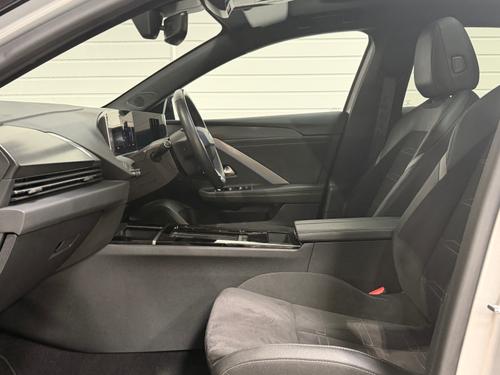 Vauxhall Astra Electric Photo 8560144e-4792-458e-b041-39289942620f.jpeg