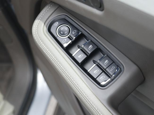 PORSCHE Macan Photo 14