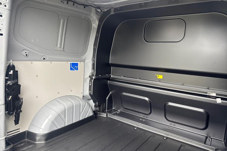 Ford TRANSIT CUSTOM Photo 858cb978-28c3-4aae-b3c5-938d0b190267.jpg