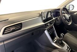 VOLKSWAGEN T-Roc Photo 2