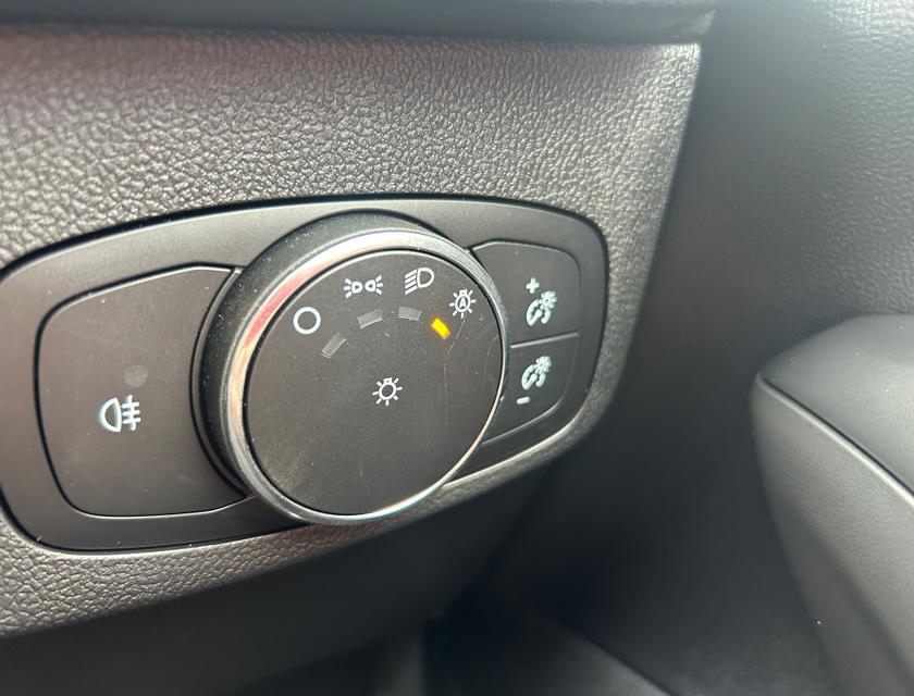 Ford Focus Photo 859a7d6b-9578-449b-b719-799bb1cd2c6d.jpg