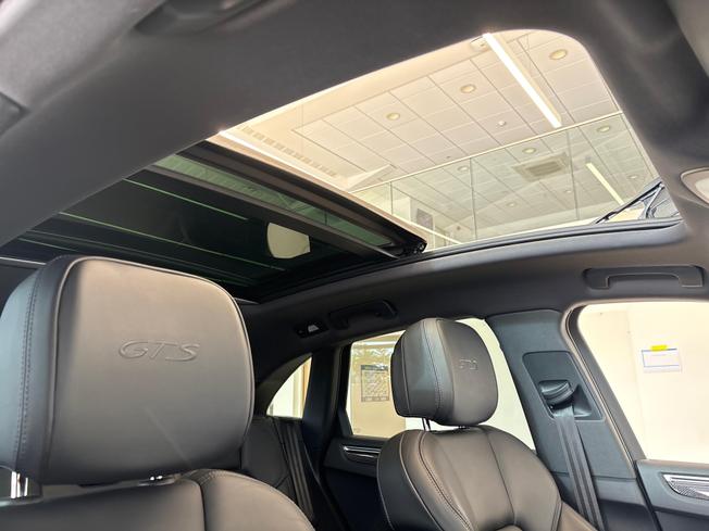 Porsche Macan Photo 24