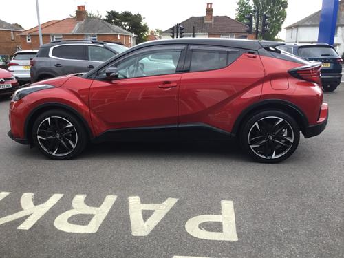Toyota C-HR Photo 85ba2345-6aed-4dc2-9e4c-74a182d05d34.JPG