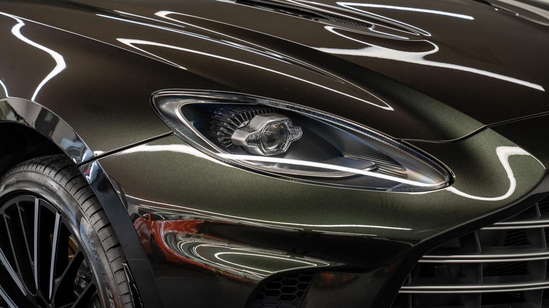 Aston Martin DBX Photo 85ba45d6-05a0-43de-a25f-44ee76d3bbc1.jpg