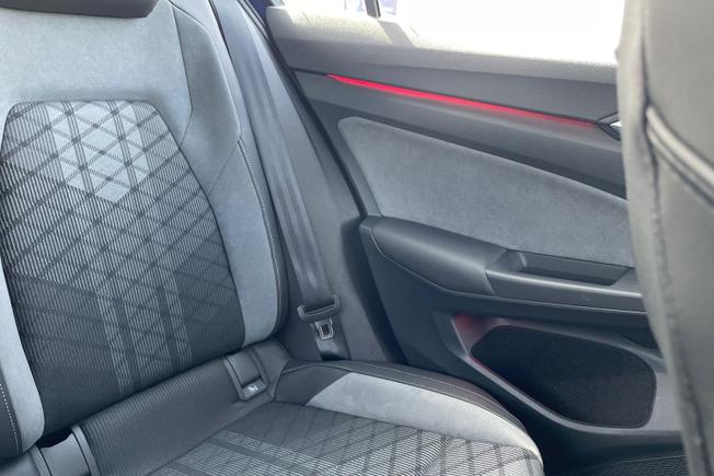 VOLKSWAGEN Golf Photo 31
