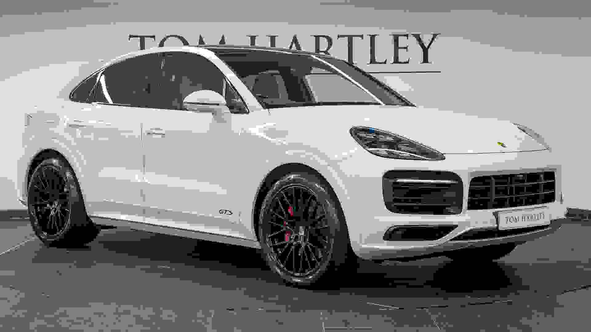 Porsche CAYENNE Photo 85cf7fac-5a1d-467b-b619-d306af8d2a67.jpg