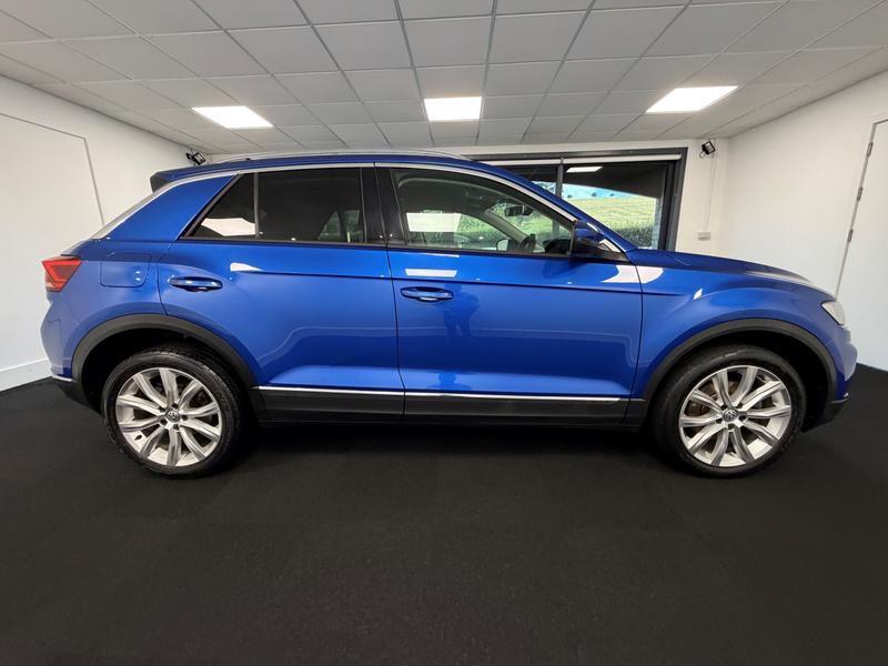 Volkswagen T-Roc Photo 85d7b722-8196-46ac-9fb2-fd1dcc5be833.jpg