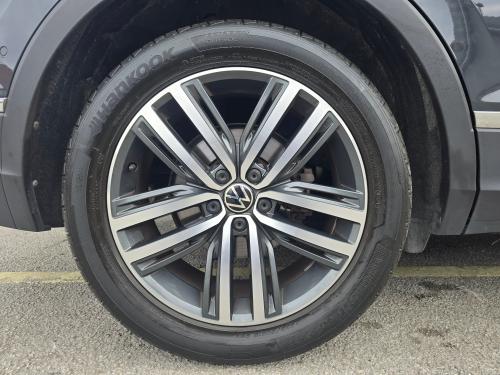 Volkswagen Tiguan Photo 85dc72ce-4991-42ca-8bd4-bcf21f5c9f7d.jpg