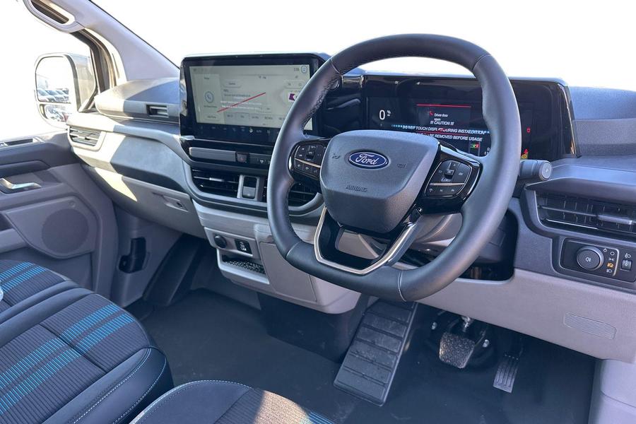 Ford E-TRANSIT CUSTOM Photo 85ea50be-c35b-48f0-90ec-9343a51f0cb9.jpg