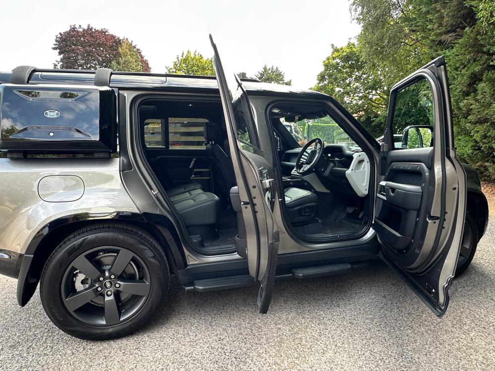 Used Land Rover Defender 110 GX73USE 33