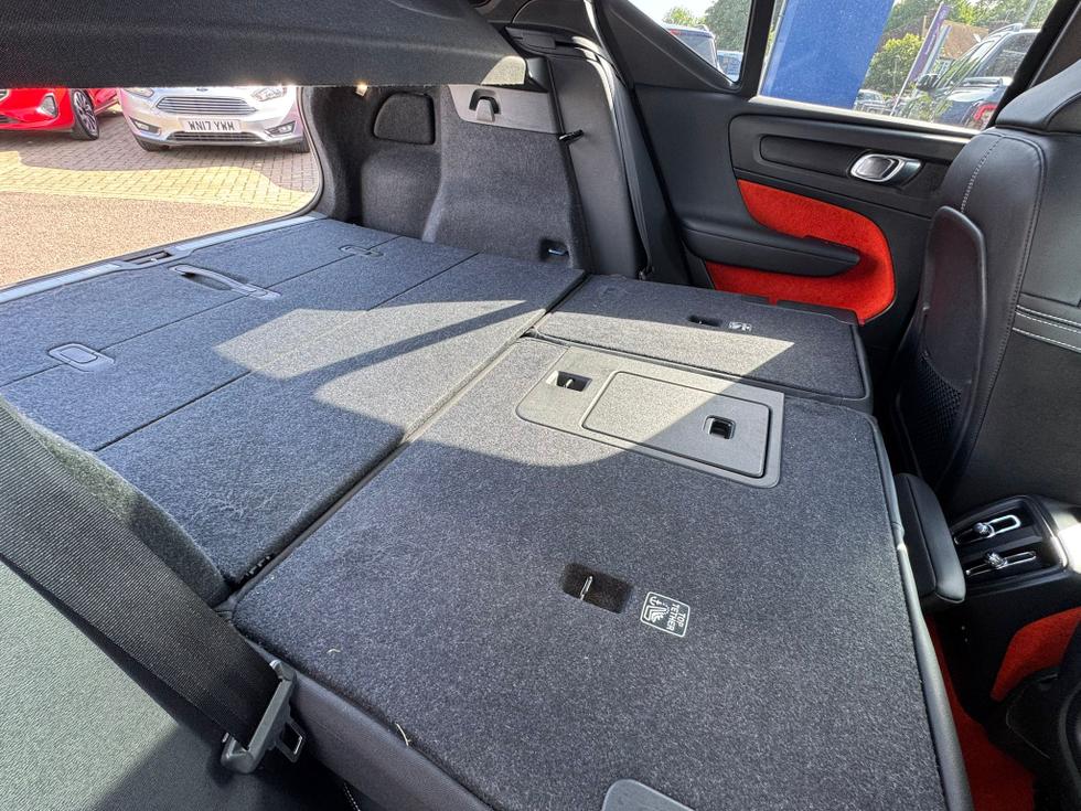 Volvo XC40 Photo 85f733cd-38d5-4ee9-bcbc-b6cb62e670b5.jpeg