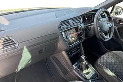 VOLKSWAGEN Tiguan Photo 2