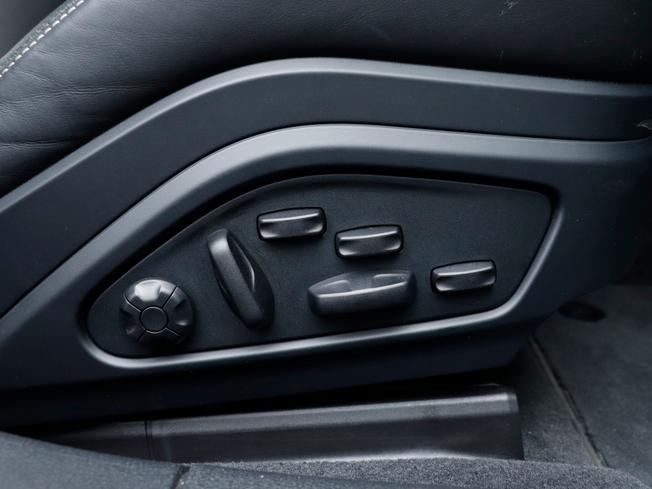 PORSCHE Panamera Photo 28