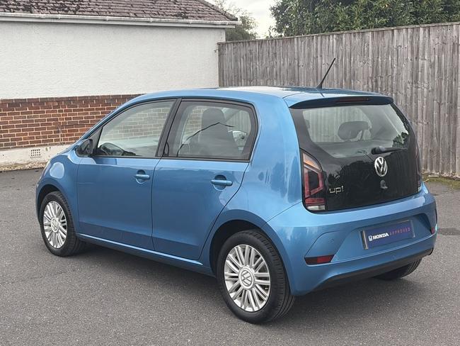 Volkswagen up! Photo 8601c09e-3b9e-4258-9932-8f3c107390fb.jpg