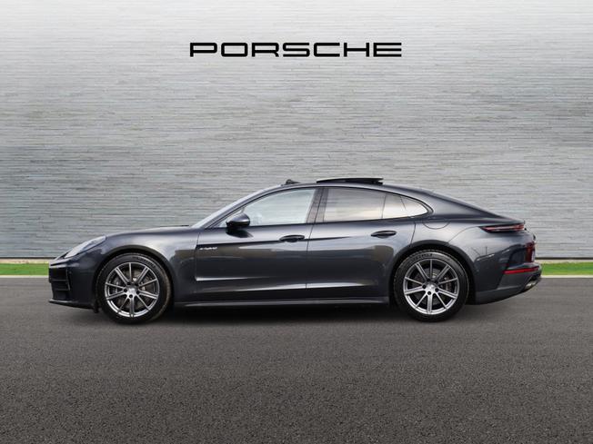 PORSCHE Panamera Photo 4
