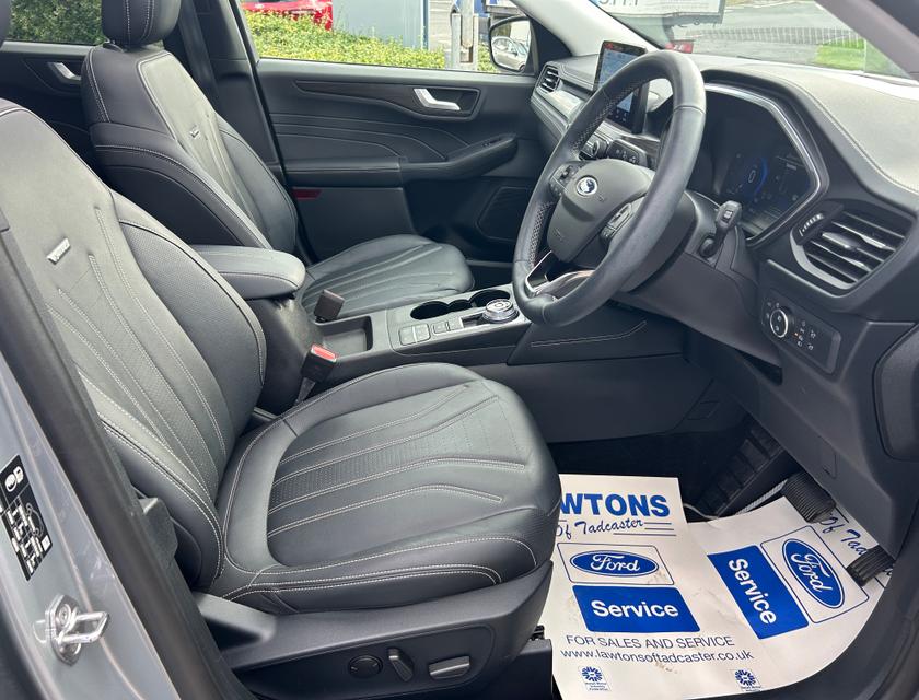 Ford Kuga Photo 861291f8-e4f5-4fd7-8e81-7596e4a5b048.jpg