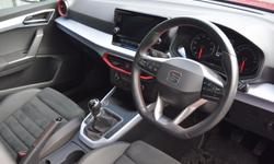 SEAT ARONA Photo 2