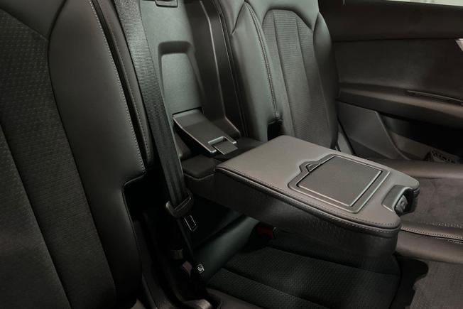 AUDI Q7 Photo 30