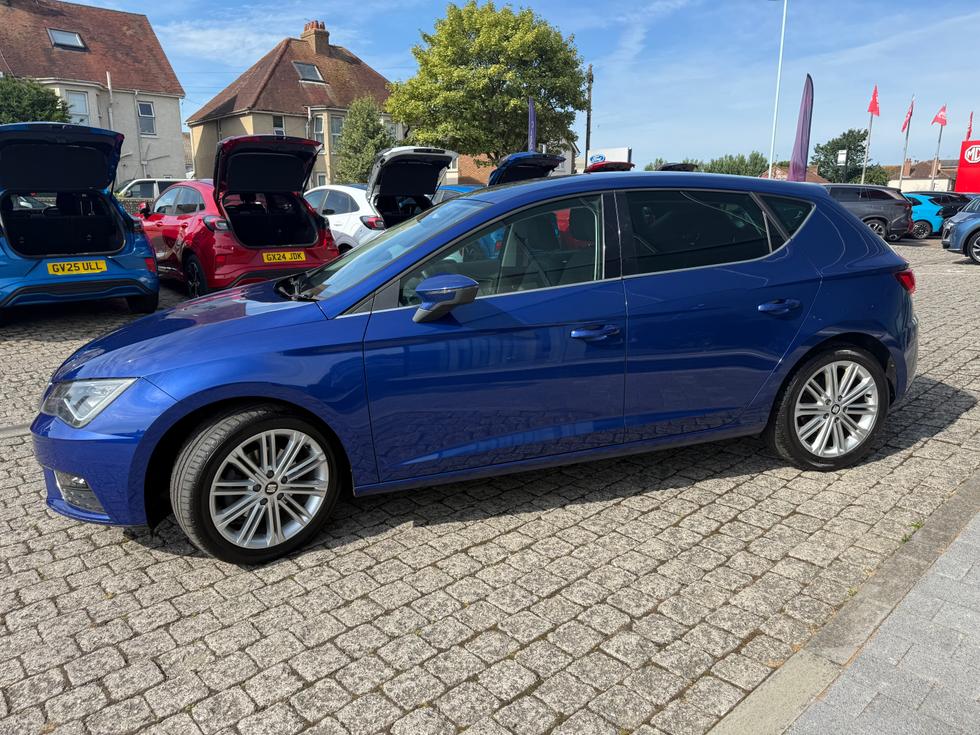 SEAT Leon Photo 86552652-d1ad-46b9-8ead-91e4bde76b71.jpeg