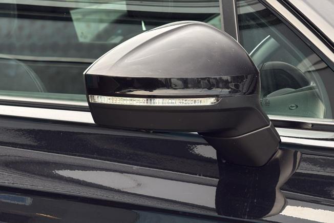 VOLKSWAGEN Touareg Photo 20