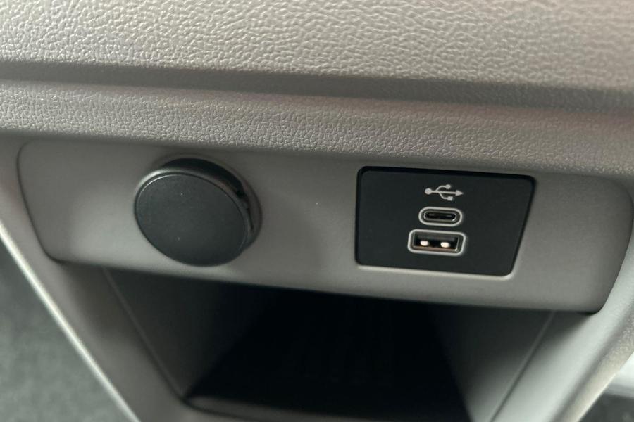 Ford TRANSIT CUSTOM Photo 8660e4be-84fd-4358-9b78-449fa12ef6cf.jpg