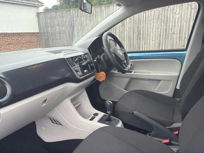 Volkswagen up! Photo 866224aa-9cfc-4fbe-8a1e-ded783078f47.jpg