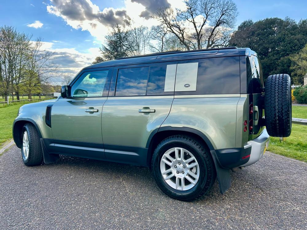 Used Land Rover Defender 110 LB21APX 36