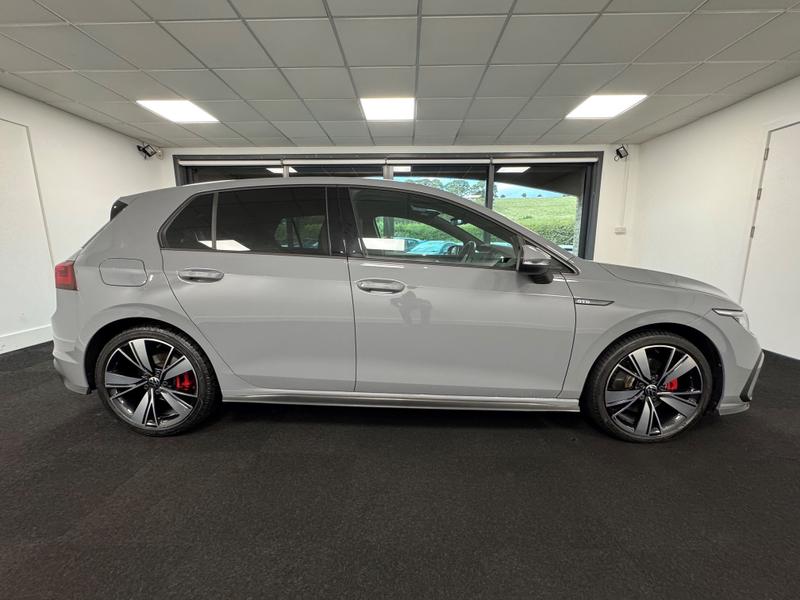 Volkswagen Golf Photo 866f45d4-fbe2-47ab-ac80-3b844518eb17.jpg