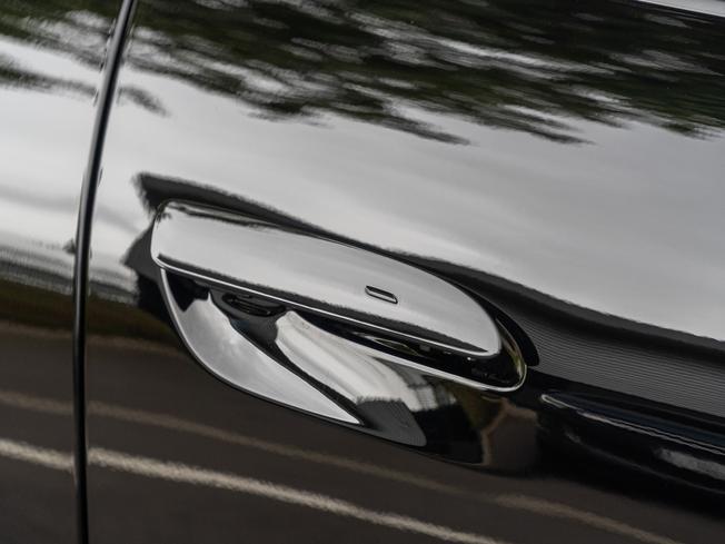 Porsche Taycan Photo 28