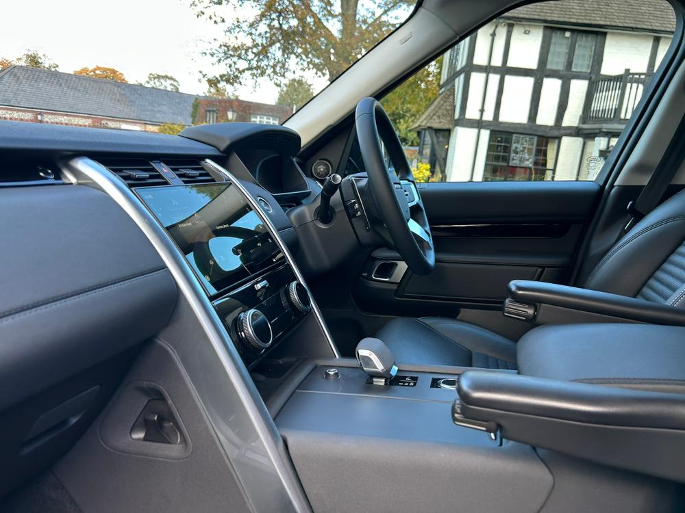 Used Land Rover Discovery YC24LPU 33