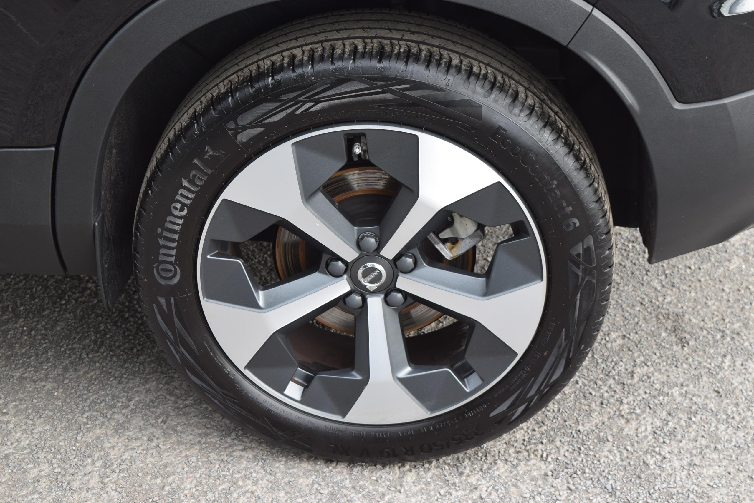 2026 VOLVO XC40 2.0 B4P Plus Dark 5dr Auto - vehicle photo 34 for sale on PureCar
