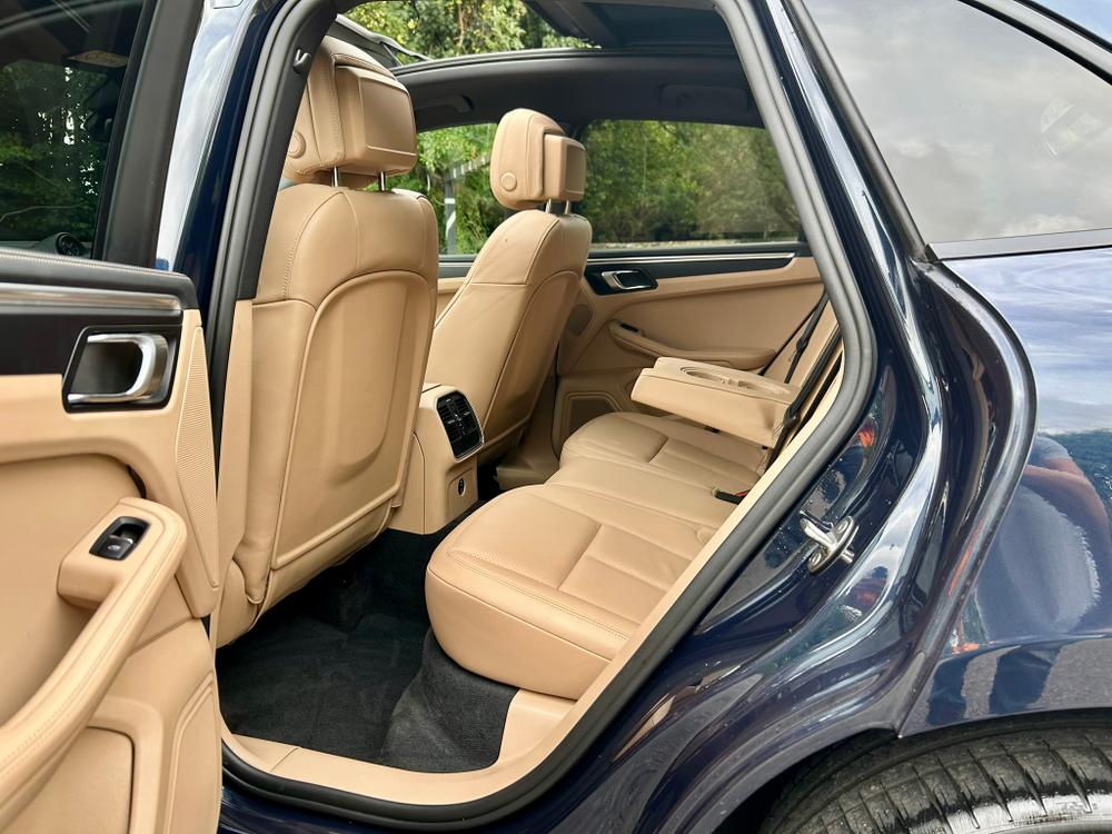 Used Porsche Macan YJ72ASM 14