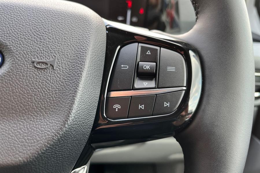 Ford E-TRANSIT CUSTOM Photo 86b8e8bb-30df-473a-b3b3-39bc04078d3f.jpg