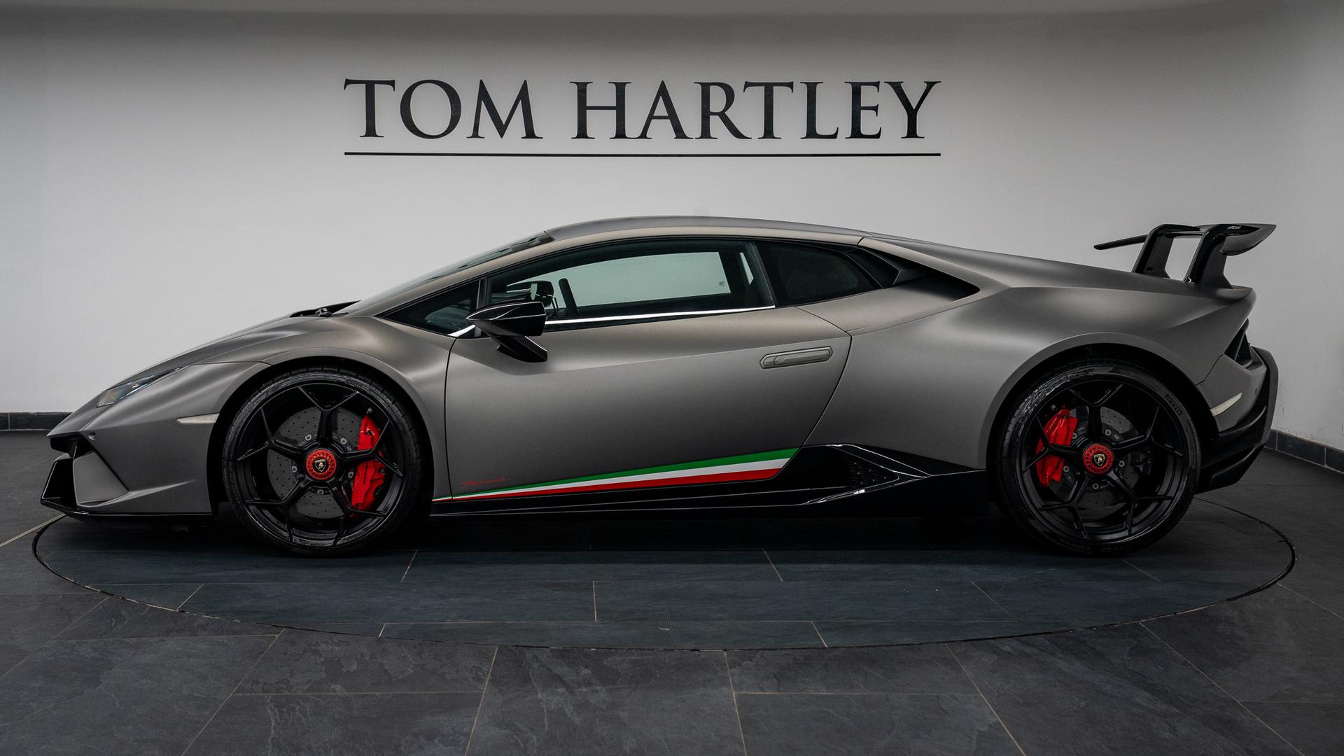 LAMBORGHINI Huracan Photo 86ca98b5-2ae3-4b0b-b02b-e602c5204246.jpg