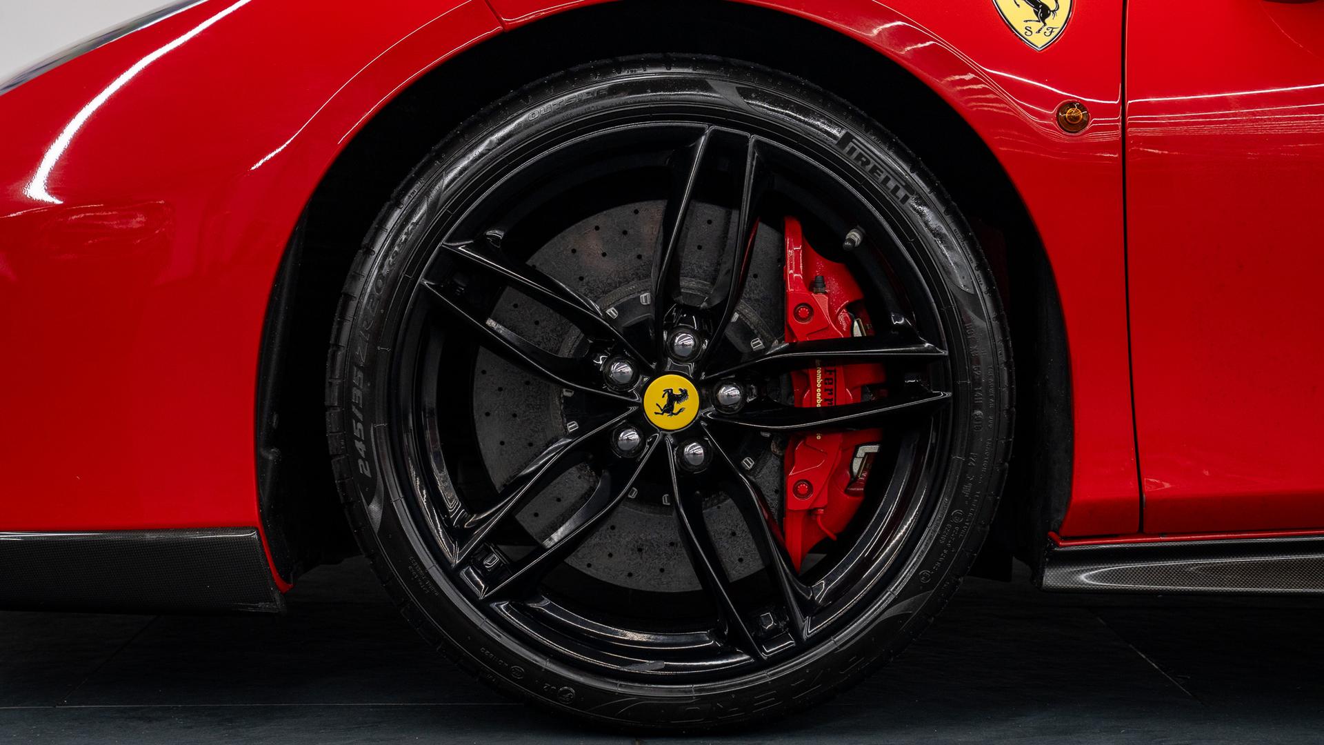 Ferrari 488 Photo 86ce501f-db6d-4b3b-9045-31ea3f4626ff.jpg