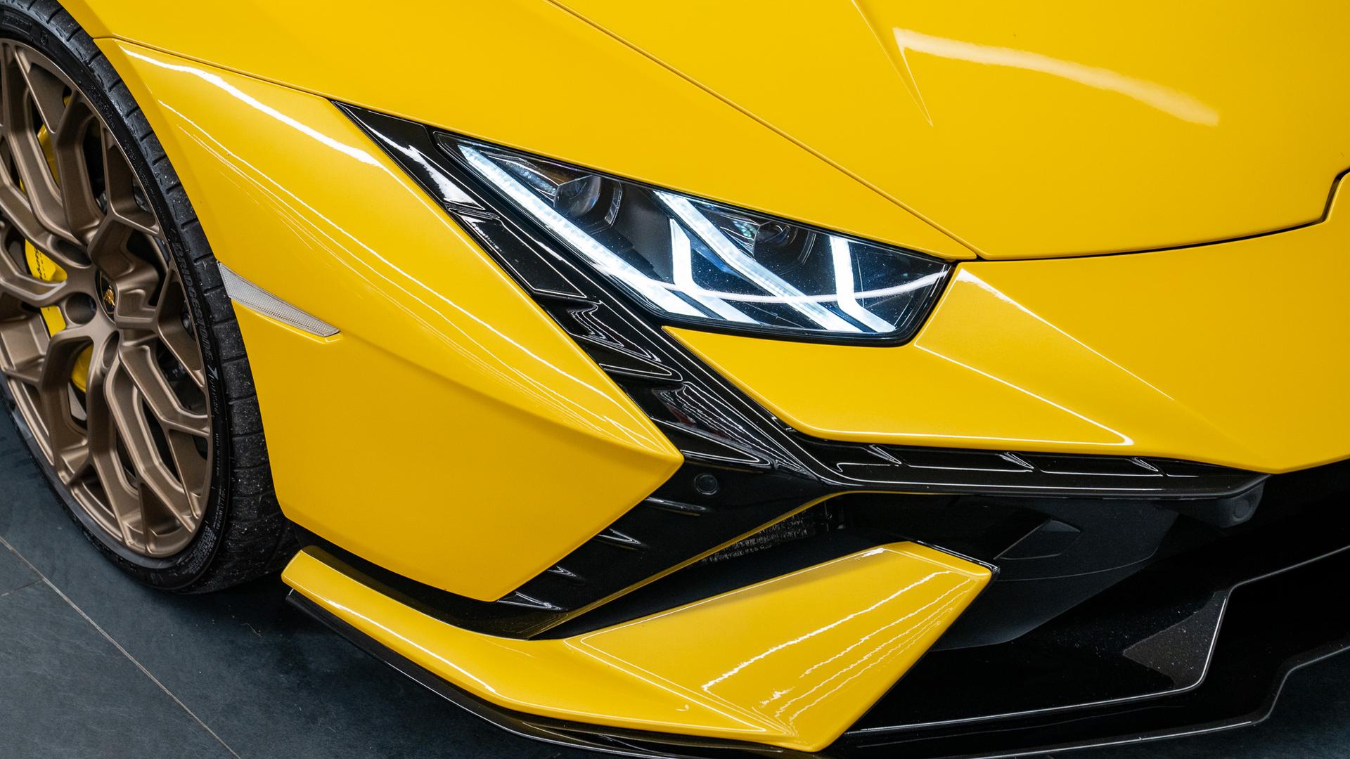 LAMBORGHINI Huracan Photo 86e7cc69-4554-4e9b-95b2-663408298580.jpg