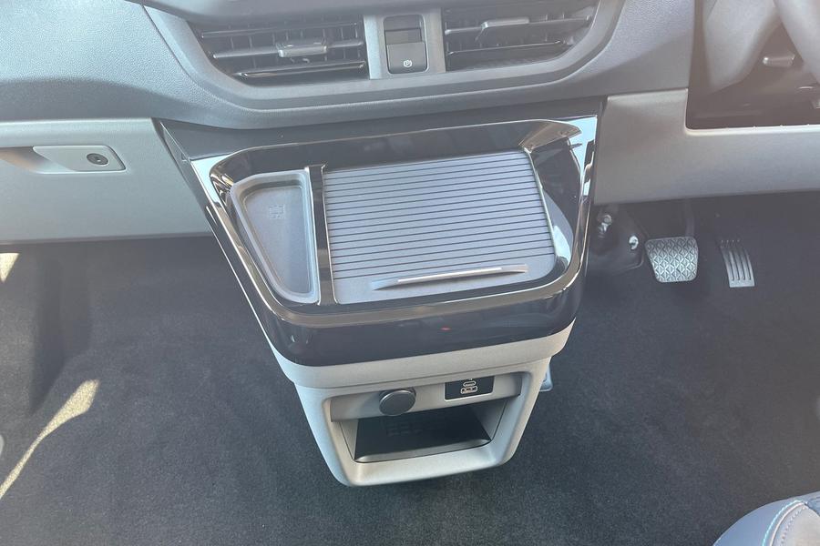Ford TRANSIT CUSTOM Photo 86f5d37f-258d-4116-baf2-51a923049b5e.jpg