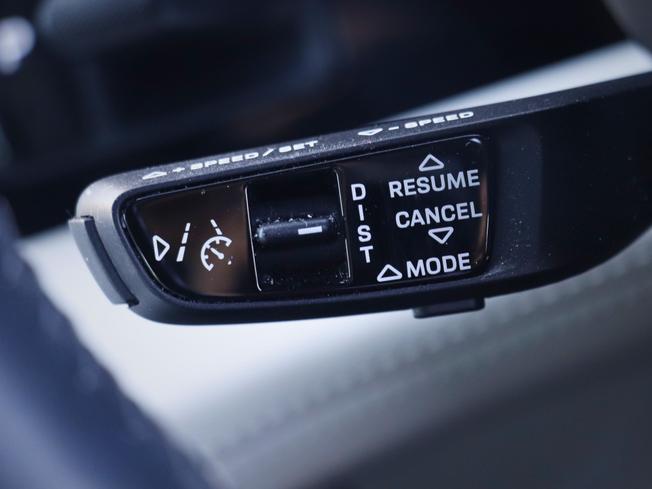 PORSCHE Taycan Photo 32