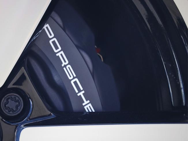 PORSCHE 911 Photo 12