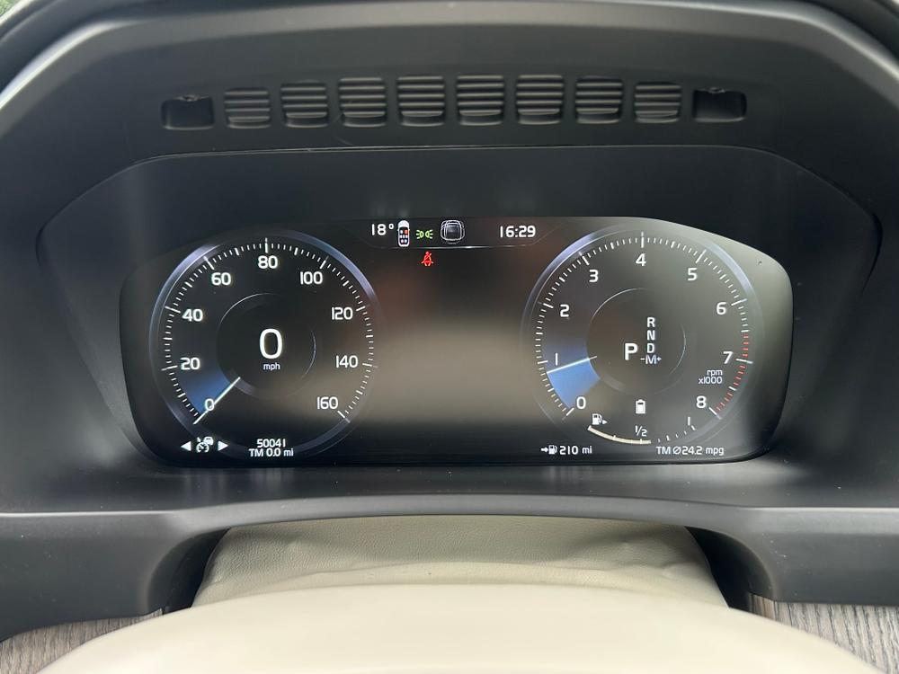 Used Volvo XC90 SD22URT 45