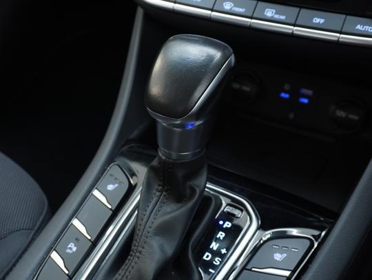 Hyundai IONIQ Photo 87175d1c-b9ef-4d18-9c0c-390a7ee03bf6.jpg