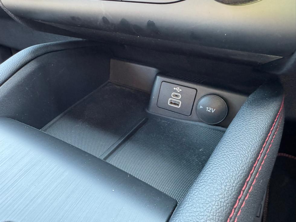 Ford Kuga Photo 873356be-30fc-49f9-bff8-67ad1bfe822f.JPEG