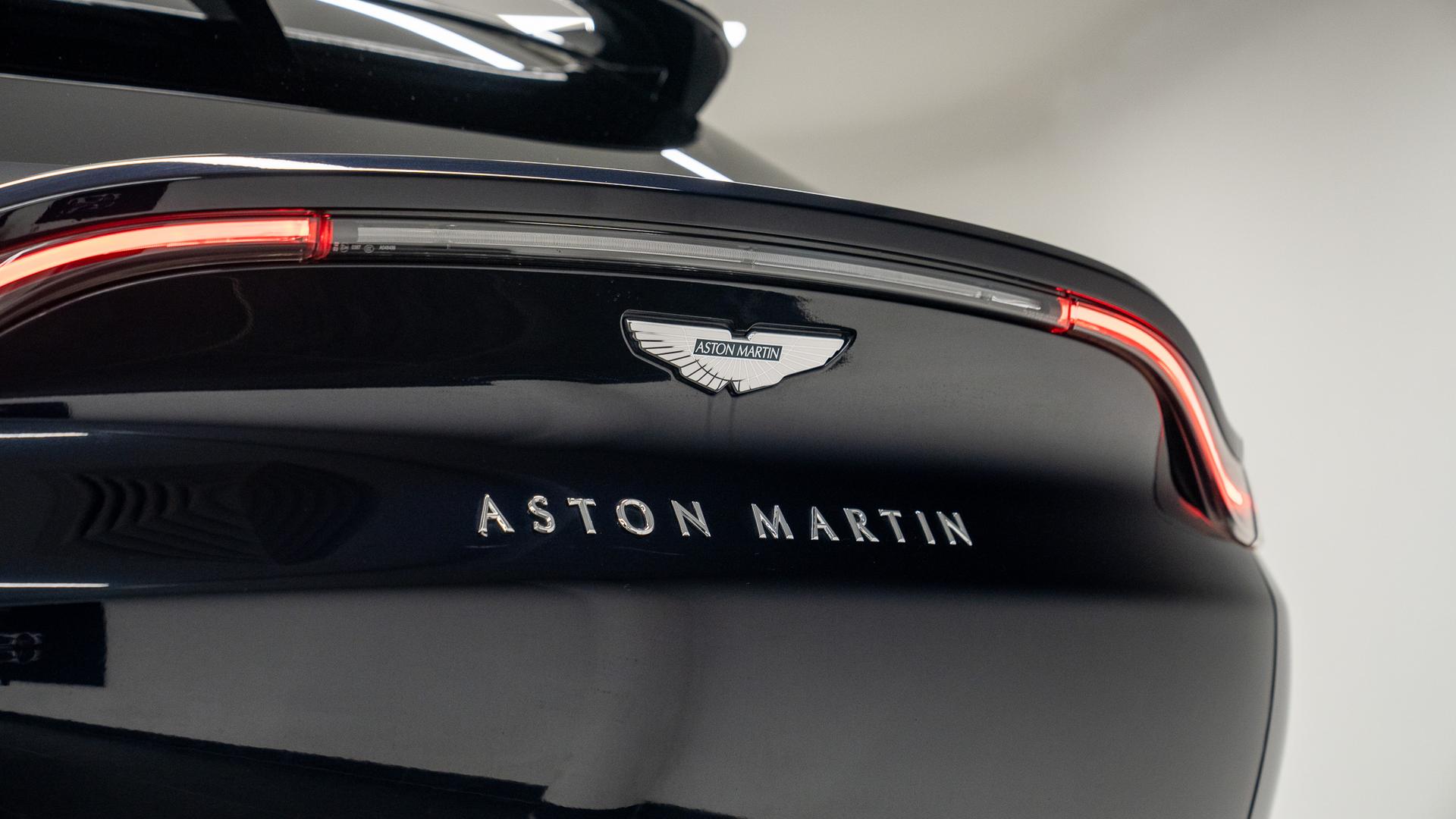 Aston Martin DBX Photo 873d964a-36fb-4991-8789-592ba93f80ee.jpg