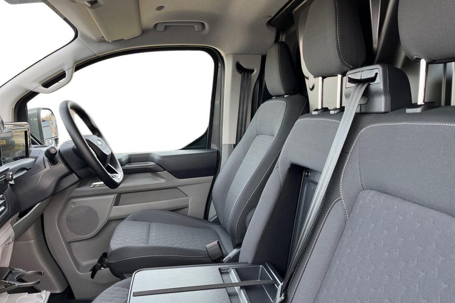 Ford TRANSIT CUSTOM Photo 875a184d-dd56-4df6-8e27-bcf7b0a3b03c.jpg