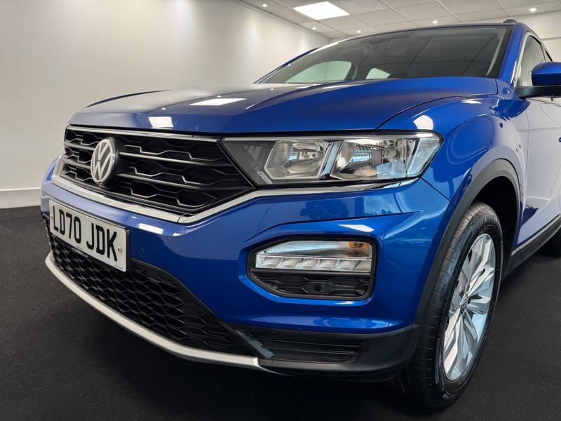 Volkswagen T-Roc Photo 8763692e-e7f4-445a-acc0-e3a9772c0af7.jpg