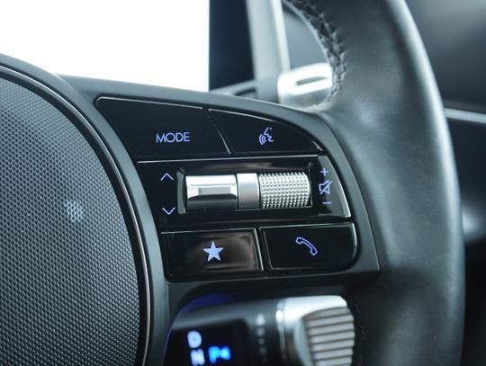 Hyundai IONIQ 6 Photo 876c4cc5-6288-4c3b-90a3-d83089be510b.jpg